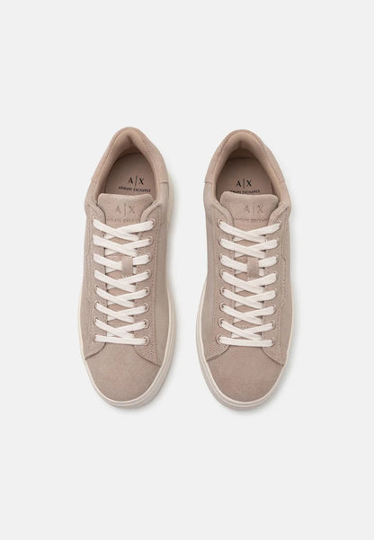 Armani Exchange Plaza Taupe – Zapatillas Urbanas en Gamuza Premium